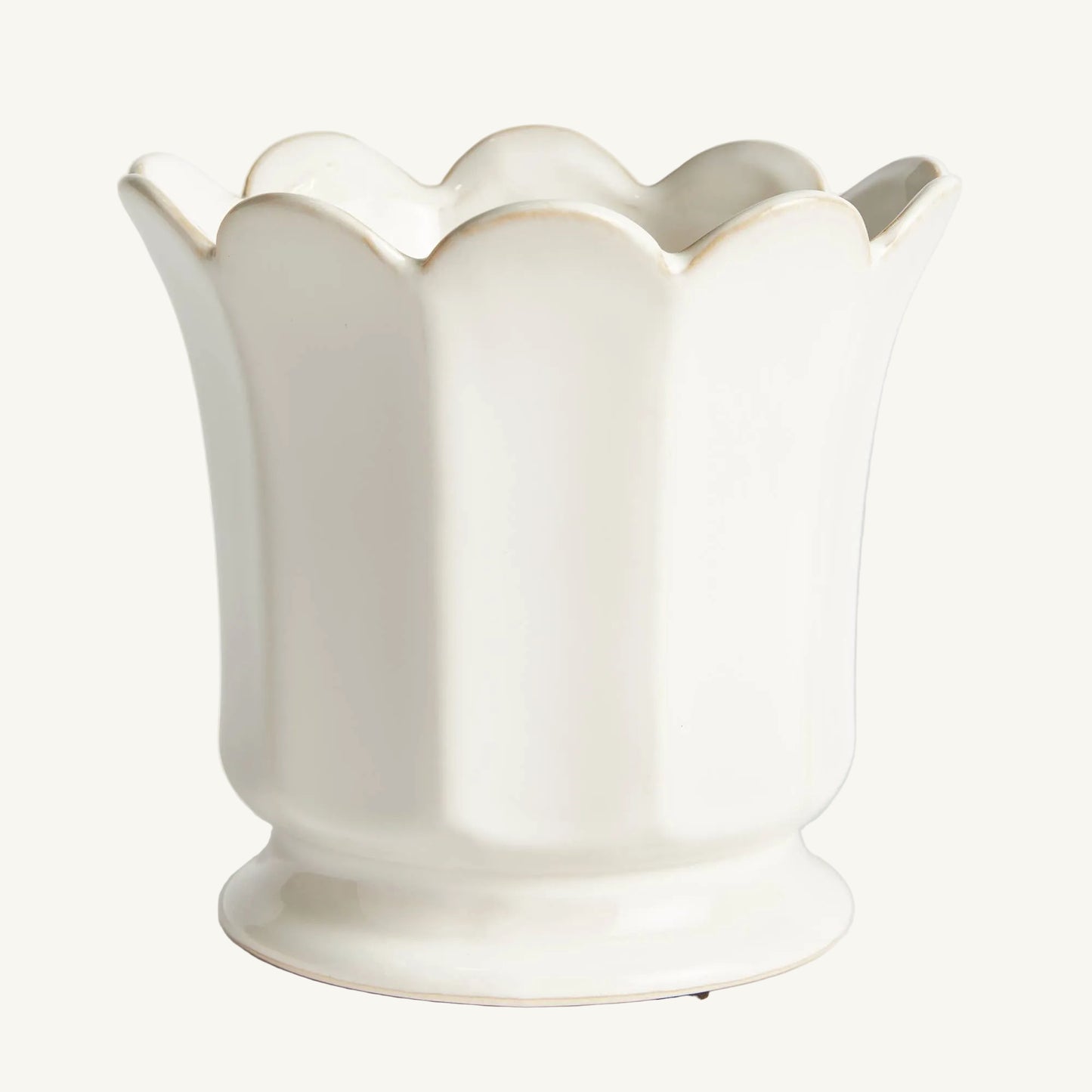 Maline Footed Pot